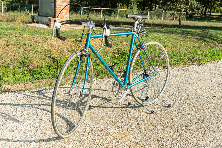 PINARELLO BLU vintage bike tuscany biking tour