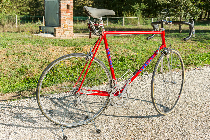 MOSER ROSSA vintage bike tuscany biking tour